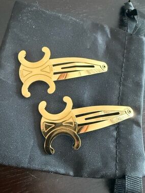Celine Beaute Gold-Tone Hair Clip with Logo Medallion Celine | Accessories | Celine Beaut Gold Hair Clip | Poshmark main image 4
